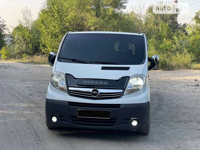 Мінівен Opel Vivaro 2006 в Кам'янському