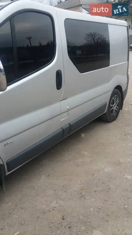 Opel Vivaro 2003