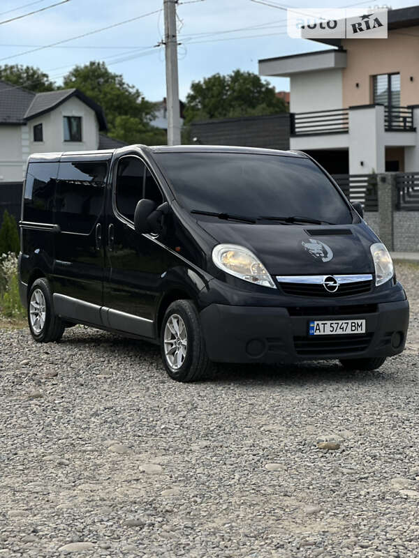 Мінівен Opel Vivaro 2007 в Коломиї