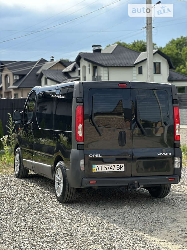 Мінівен Opel Vivaro 2007 в Коломиї