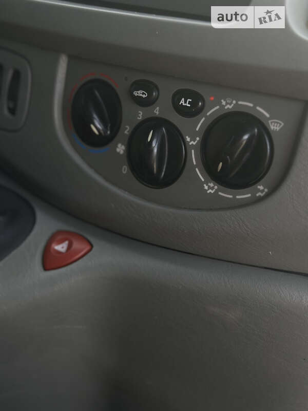 Мінівен Opel Vivaro 2007 в Коломиї