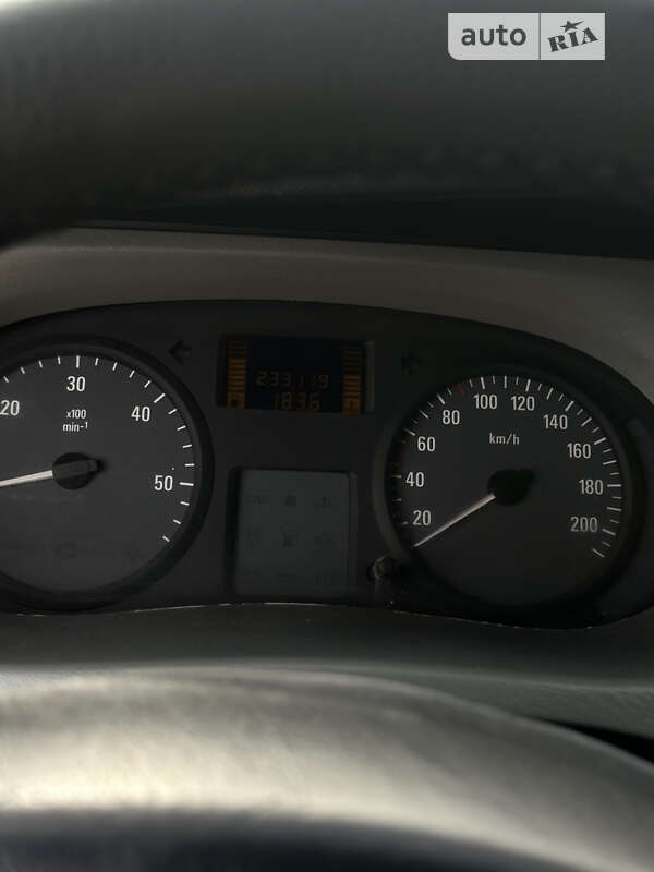Мінівен Opel Vivaro 2007 в Коломиї