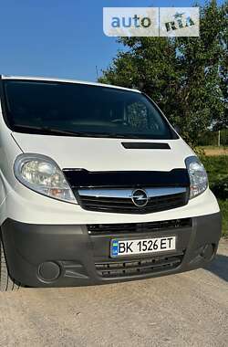 Минивэн Opel Vivaro 2014 в Корце