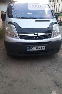 Минивэн Opel Vivaro 2010 в Вараше