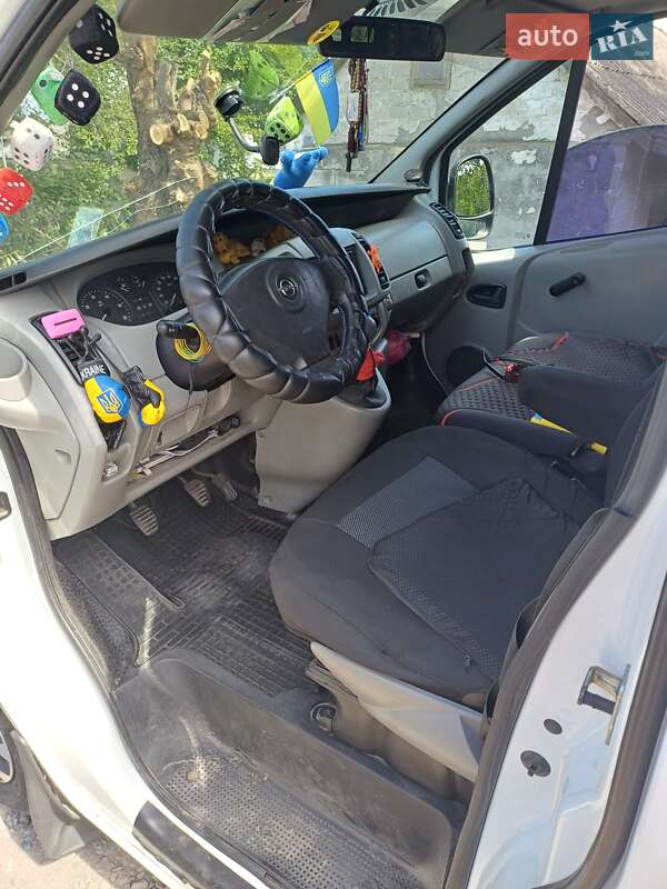 Минивэн Opel Vivaro 2004 в Днепре