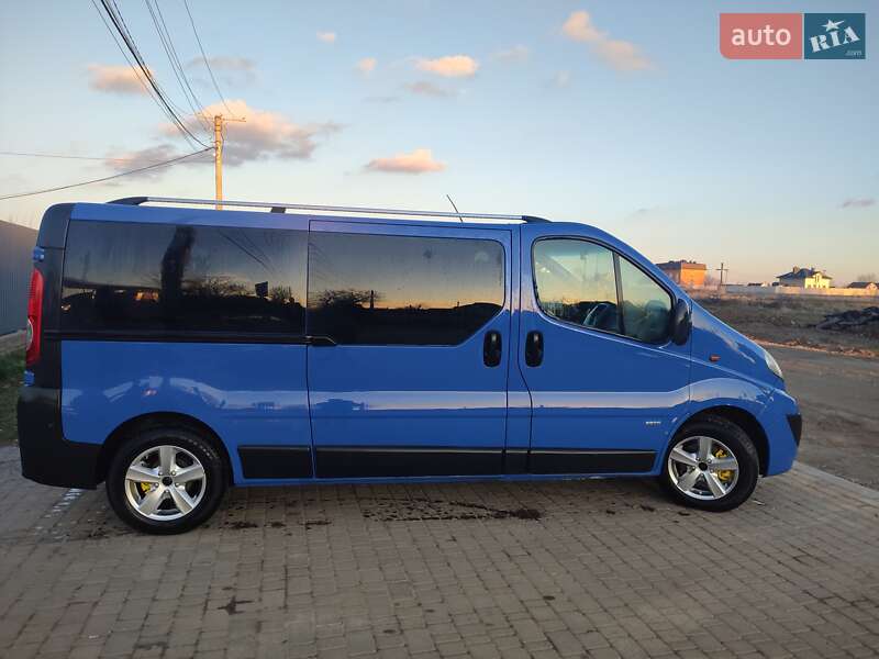 Минивэн Opel Vivaro 2011 в Умани