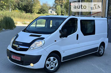 Минивэн Opel Vivaro 2011 в Ровно