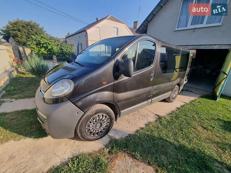 Мінівен Opel Vivaro 2004 в Львові фото 14 Мінівен Opel Vivaro 2004 в Львові