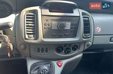 Минивэн Opel Vivaro 2002 в 