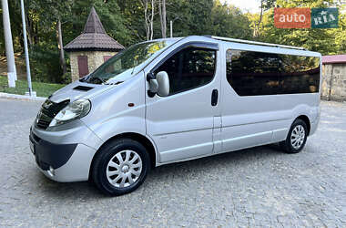 Мінівен Opel Vivaro 2013 в Чернівцях