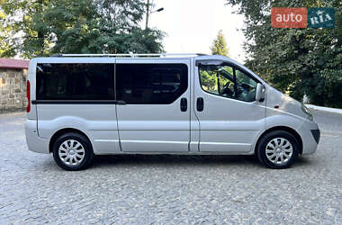 Мінівен Opel Vivaro 2013 в Чернівцях