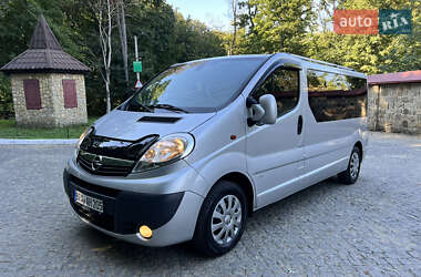 Мінівен Opel Vivaro 2013 в Чернівцях