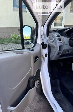 Вантажний фургон Opel Vivaro 2012 в Миколаєві