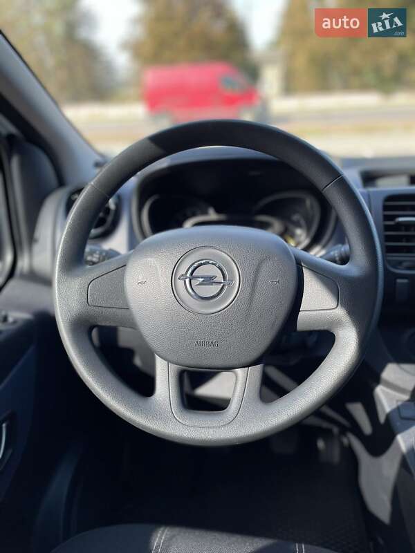 Мінівен Opel Vivaro 2016 в Рівному