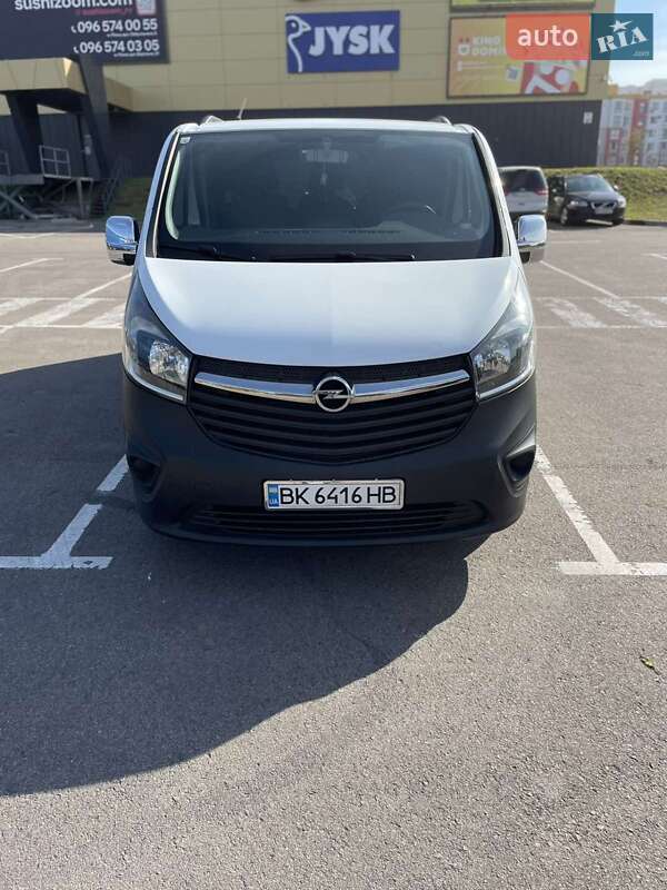 Мінівен Opel Vivaro 2016 в Рівному