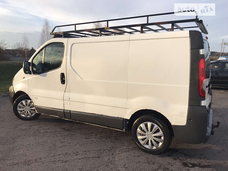 Грузовой фургон Opel Vivaro 2003 в Костополе