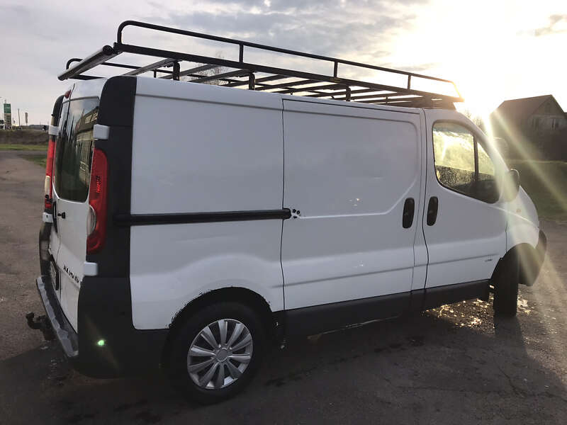 Грузовой фургон Opel Vivaro 2003 в Костополе