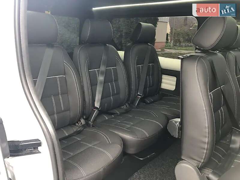 Мінівен Opel Vivaro 2016 в Рівному