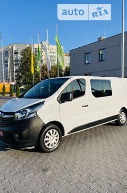 Мінівен Opel Vivaro 2015 в Луцьку