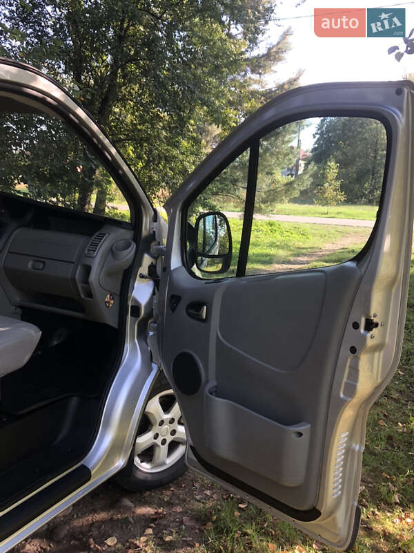 Минивэн Opel Vivaro 2012 в Ивано-Франковске