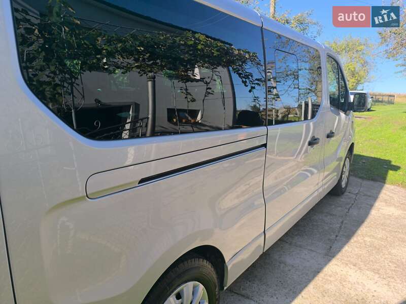 Мінівен Opel Vivaro 2017 в Дрогобичі