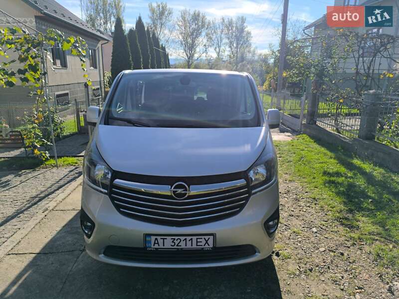 Мінівен Opel Vivaro 2017 в Дрогобичі