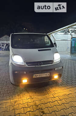 Вантажний фургон Opel Vivaro 2003 в Одесі