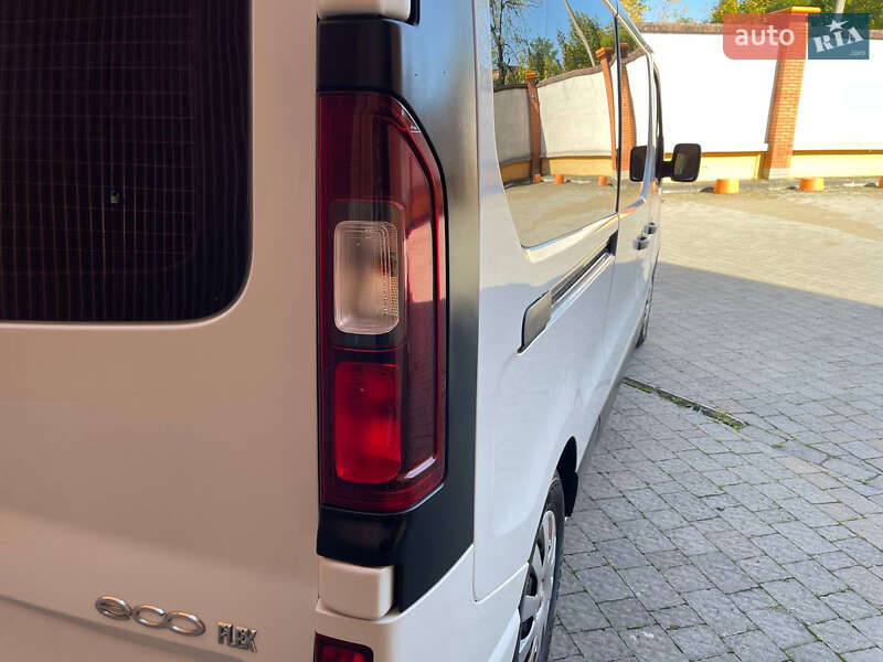 Мінівен Opel Vivaro 2016 в Коломиї