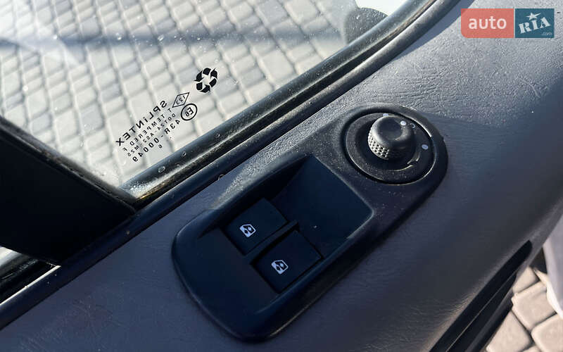 Минивэн Opel Vivaro 2006 в Мукачево