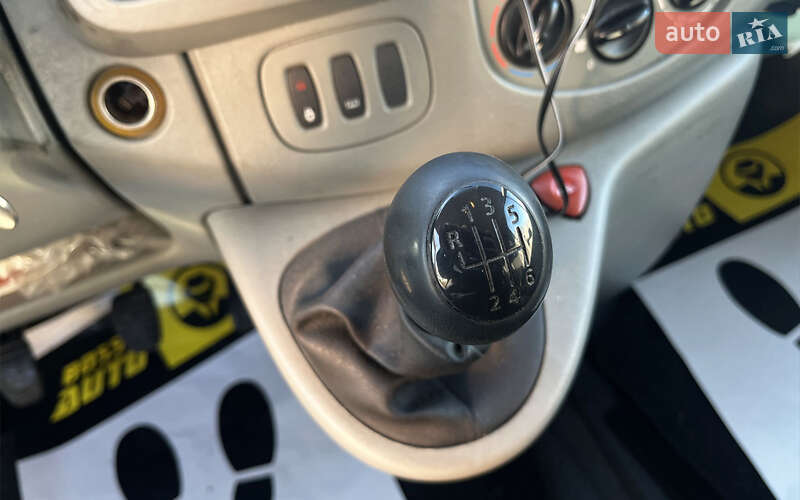 Минивэн Opel Vivaro 2006 в Мукачево