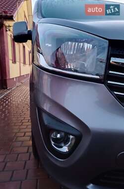 Минивэн Opel Vivaro 2016 в 