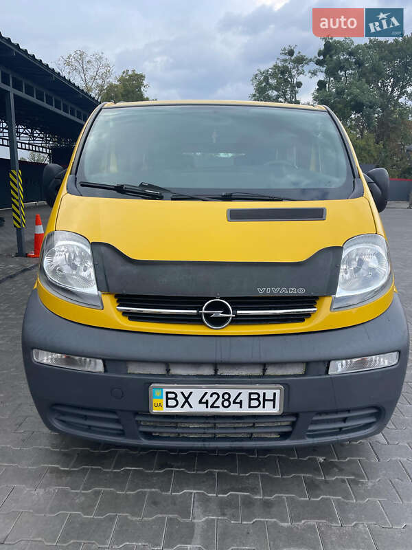 Минивэн Opel Vivaro 2004 в 