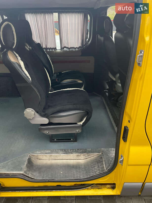 Мінівен Opel Vivaro 2004 в Полонному