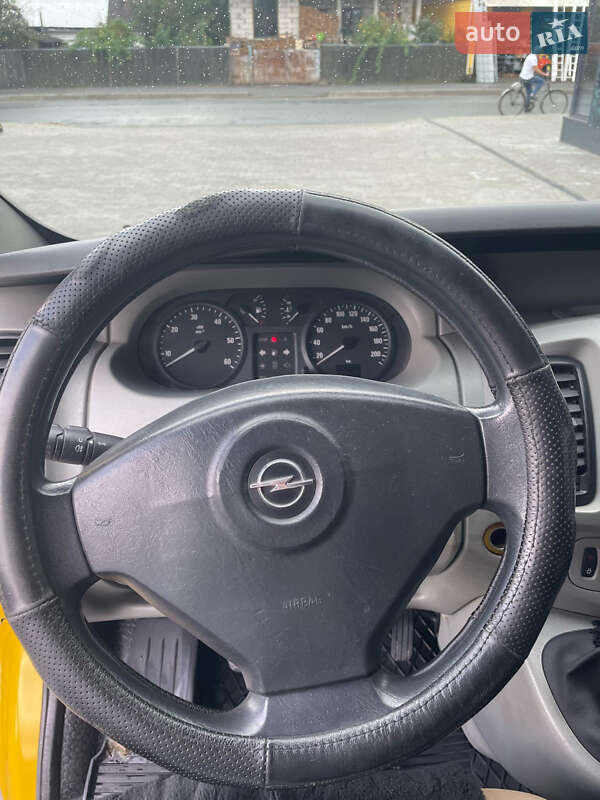 Мінівен Opel Vivaro 2004 в Полонному