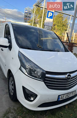 Грузовой фургон Opel Vivaro 2015 в Днепре