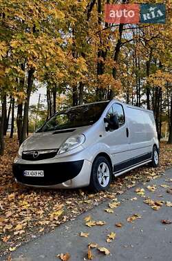 Вантажний фургон Opel Vivaro 2012 в Хотині