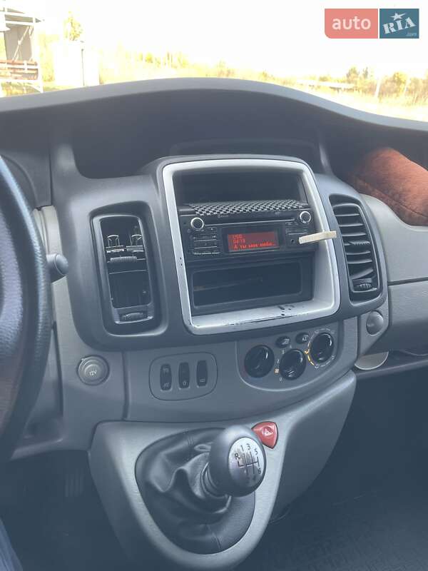 Мінівен Opel Vivaro 2013 в Слов'янську