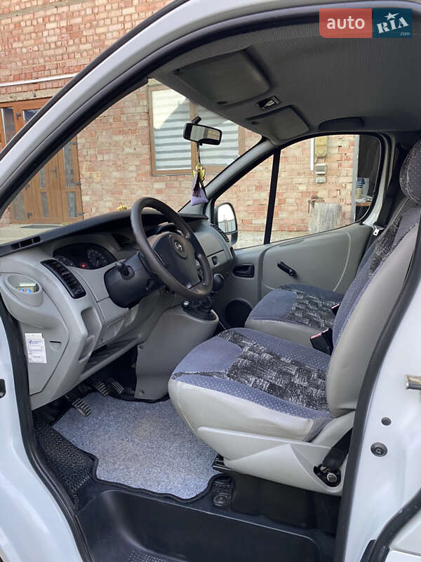 Минивэн Opel Vivaro 2006 в Черновцах