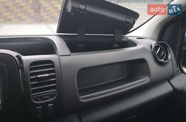 Минивэн Opel Vivaro 2016 в 