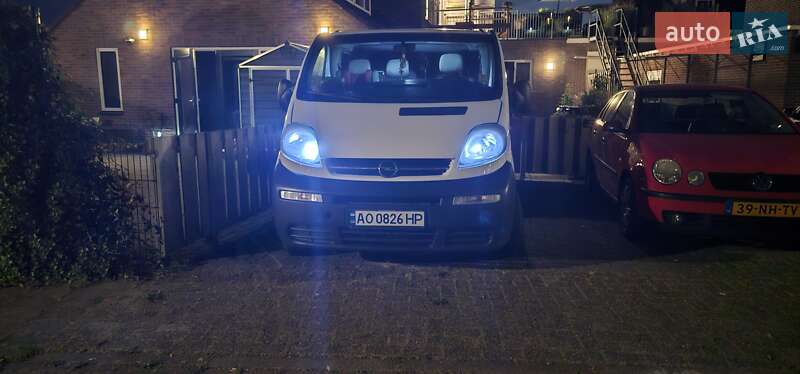 Минивэн Opel Vivaro 2005 в Виноградове