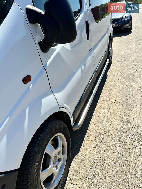 Минивэн Opel Vivaro 2005 в Виноградове