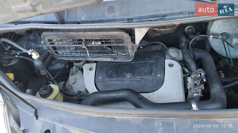 Мінівен Opel Vivaro 2005 в Луцьку