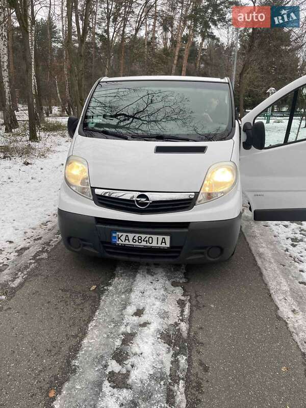 Грузовой фургон Opel Vivaro 2011 в Киеве