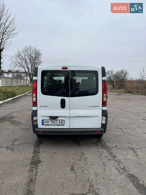 Минивэн Opel Vivaro 2011 в Подольске