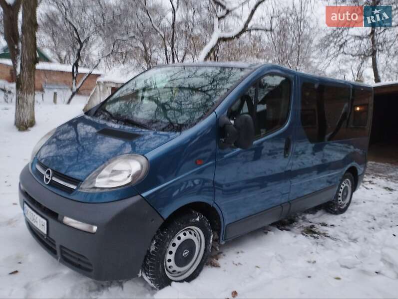 Мінівен Opel Vivaro 2005 в Мізочі