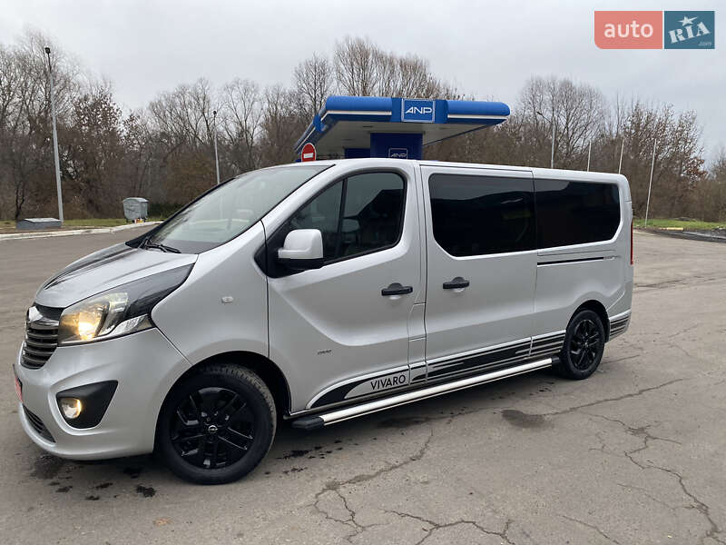 Минивэн Opel Vivaro 2017 в Дубно