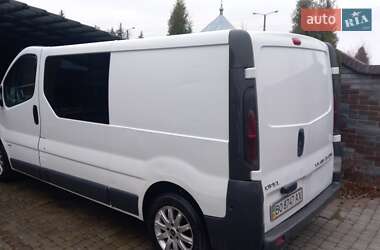 Минивэн Opel Vivaro 2005 в Ровно