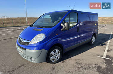 Вантажний фургон Opel Vivaro 2011 в Рівному