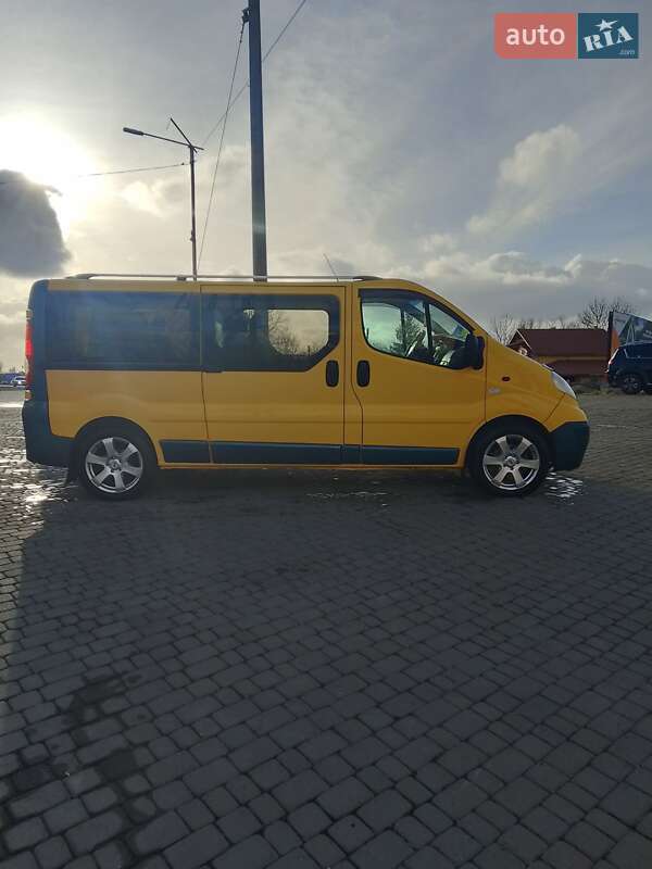 Мінівен Opel Vivaro 2006 в Івано-Франківську