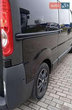 Мінівен Opel Vivaro 2013 в Рівному